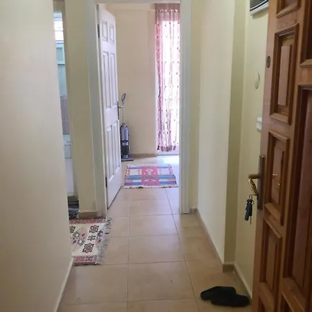 Kat 2 Havuz Manzara Apartment *